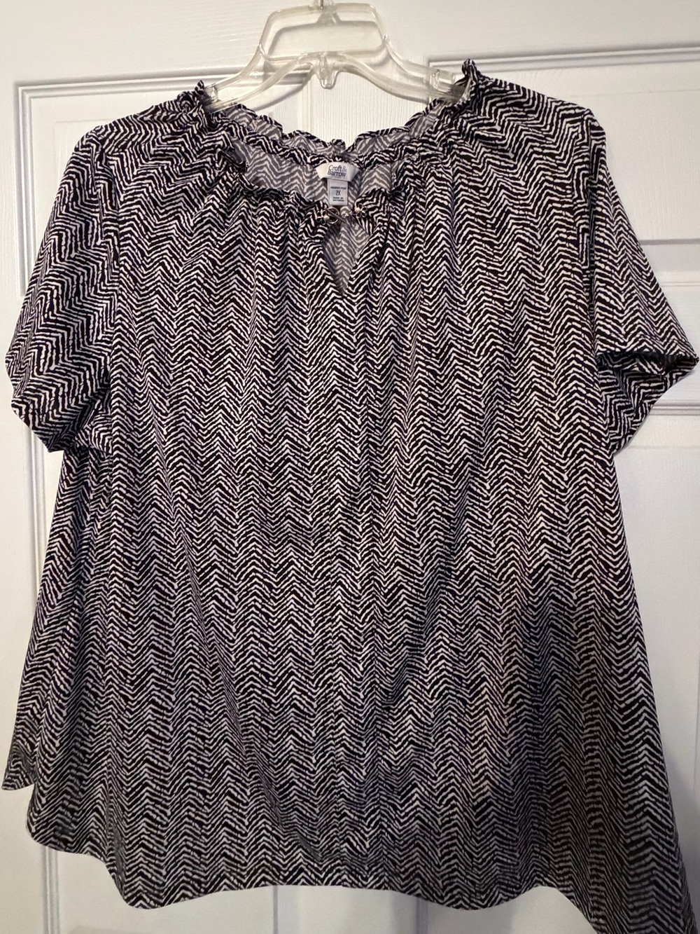 croft & barrow Black and White Chevron Short-Sleeve Tunic